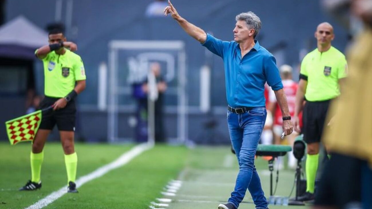 Ausência de Renato em entrevista é criticada pelo presidente do Grêmio: “ninguém concordou”