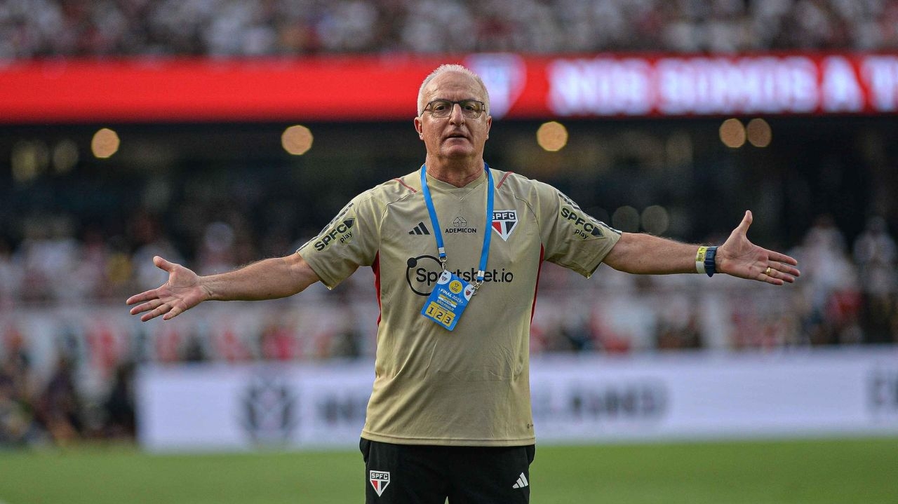Dorival relembra saída do Flamengo e defende técnicos brasileiros