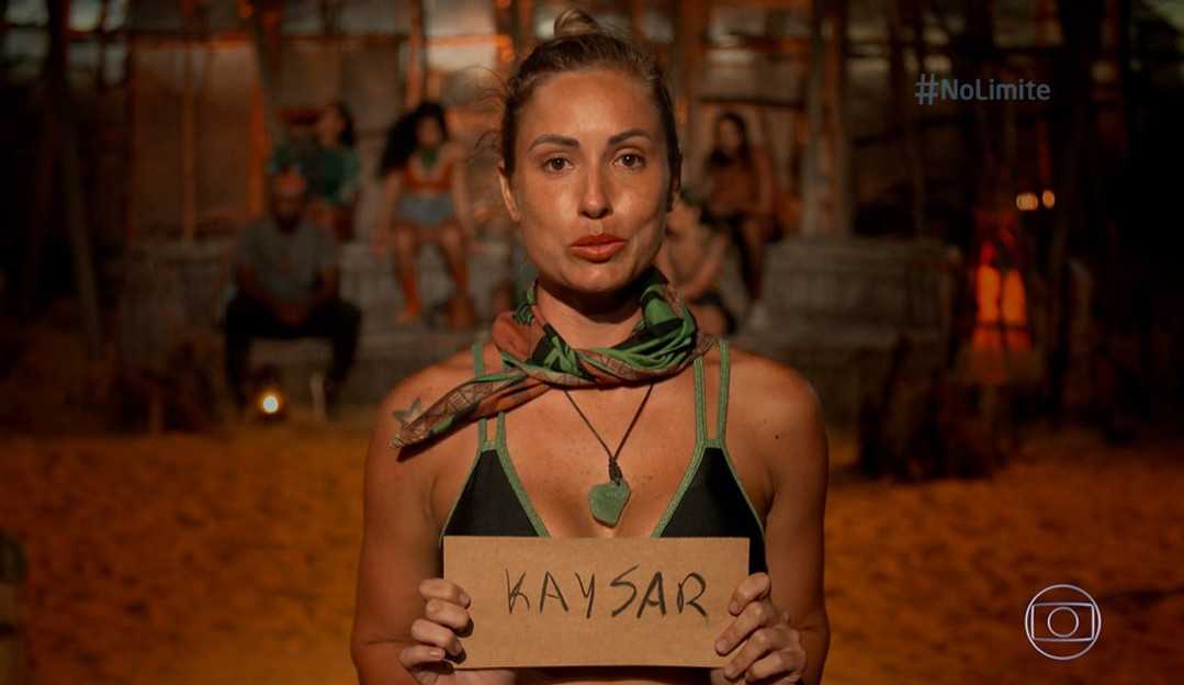 Jéssica Mueller fala sobre unfollow e voto em Kaysar