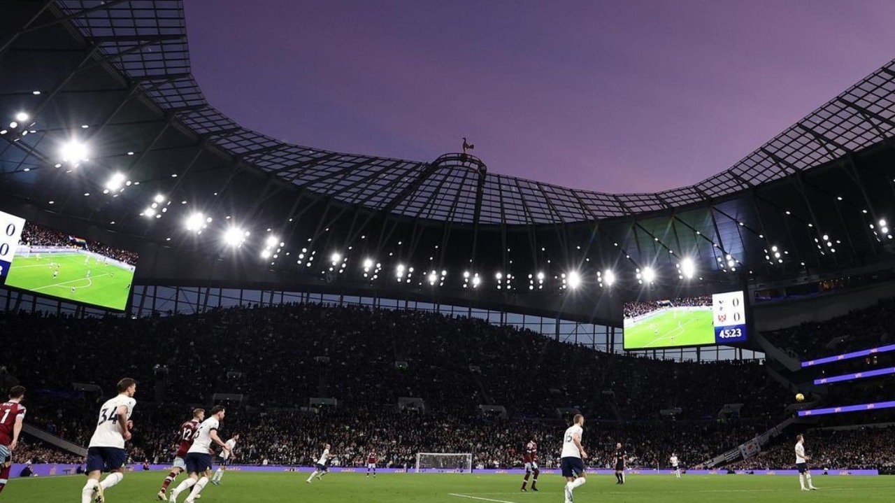 Federação Inglesa considera a transmissão ao vivo das conversas do VAR nos jogos