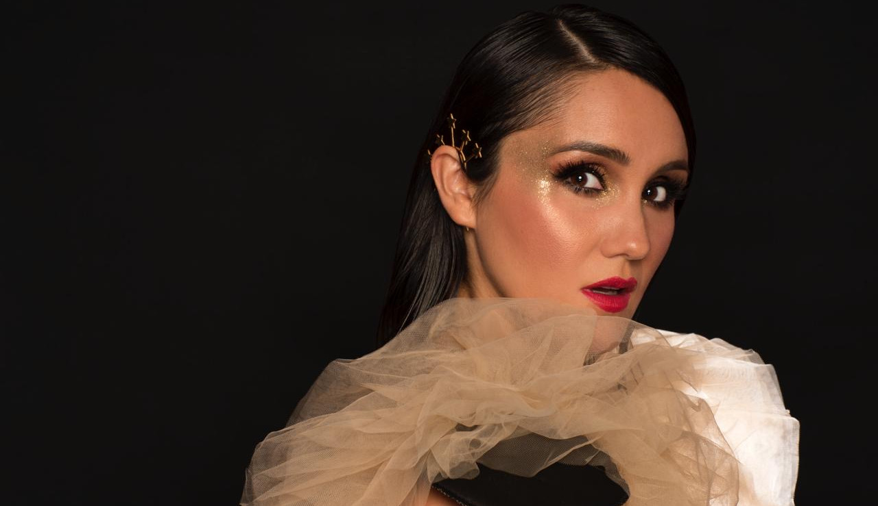 Entrevista: Dulce Maria fala sobre o lançamento do single “Amigos Con Derechos”, novo álbum e mais!
