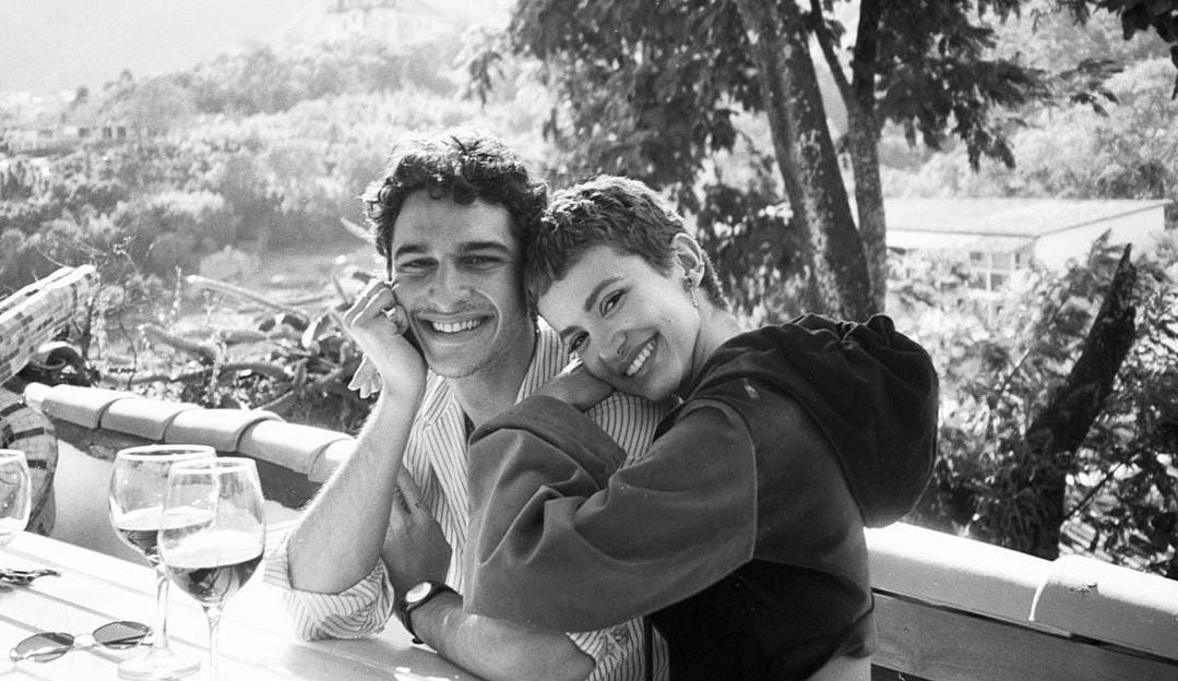 Manu Gavassi ganha café na cama de seu namorado: ‘Namorar o amor da sua vida é irado.’