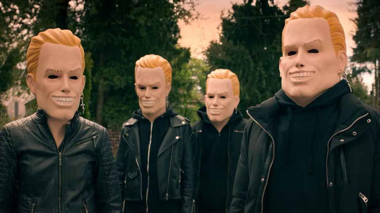 Diretora de “Dezesseis Facadas” explica escolha da famosa máscara de serial killer