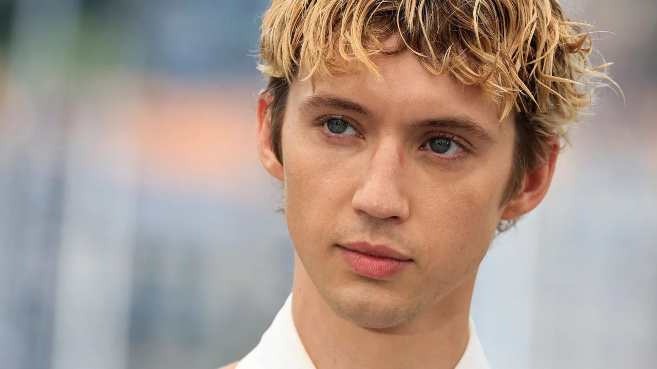Novo álbum de Troye Sivan estreia com 88 no Metacritic