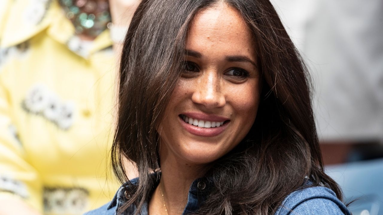 Meghan Markle deslumbra com modelo elegante em evento após seu retorno à Nova York