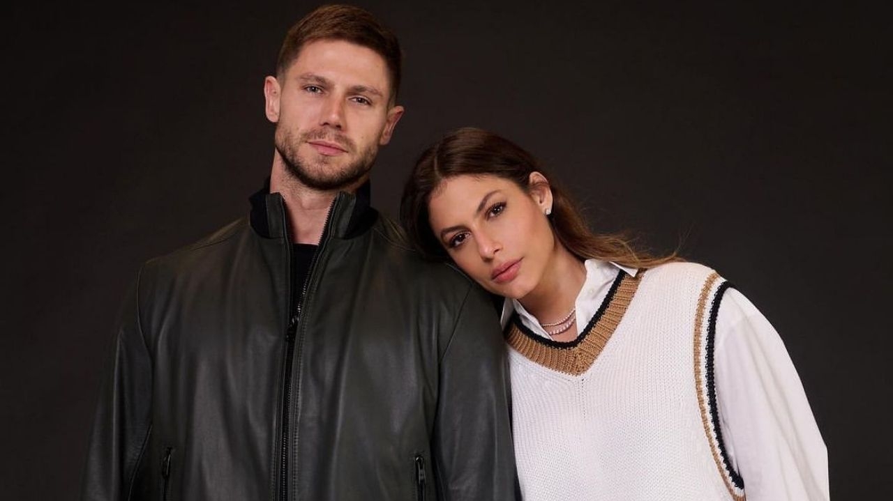 Jonas Sulzbach posta foto com aliança à mostra após rumores de crise no relacionamento com Mari Gonzalez