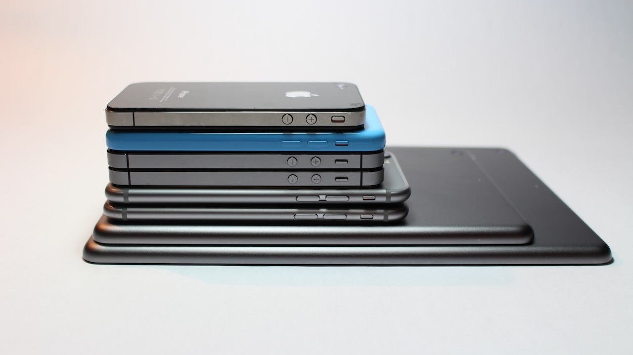 Estudo aponta terceiro trimestre mais fraco em uma década para setor de smartphones