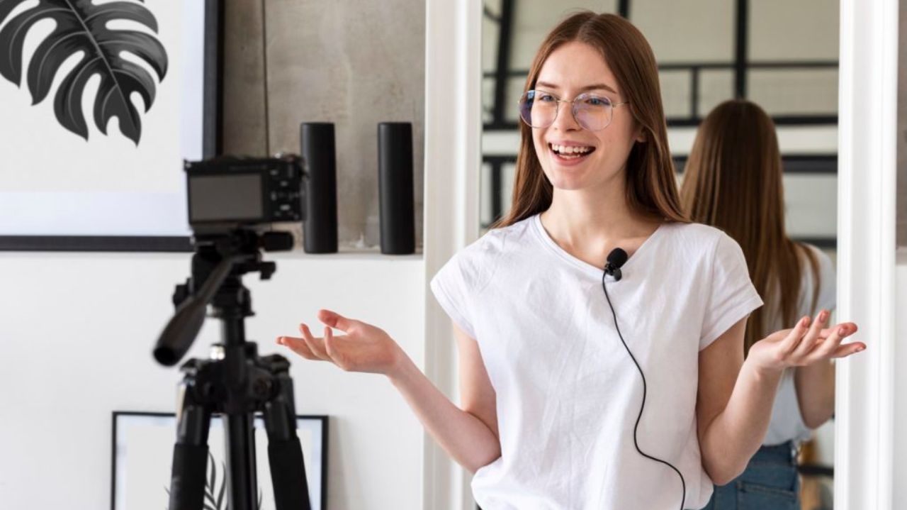 Comissão Europeia anuncia que aumentará vigilância sobre influenciadores digitais