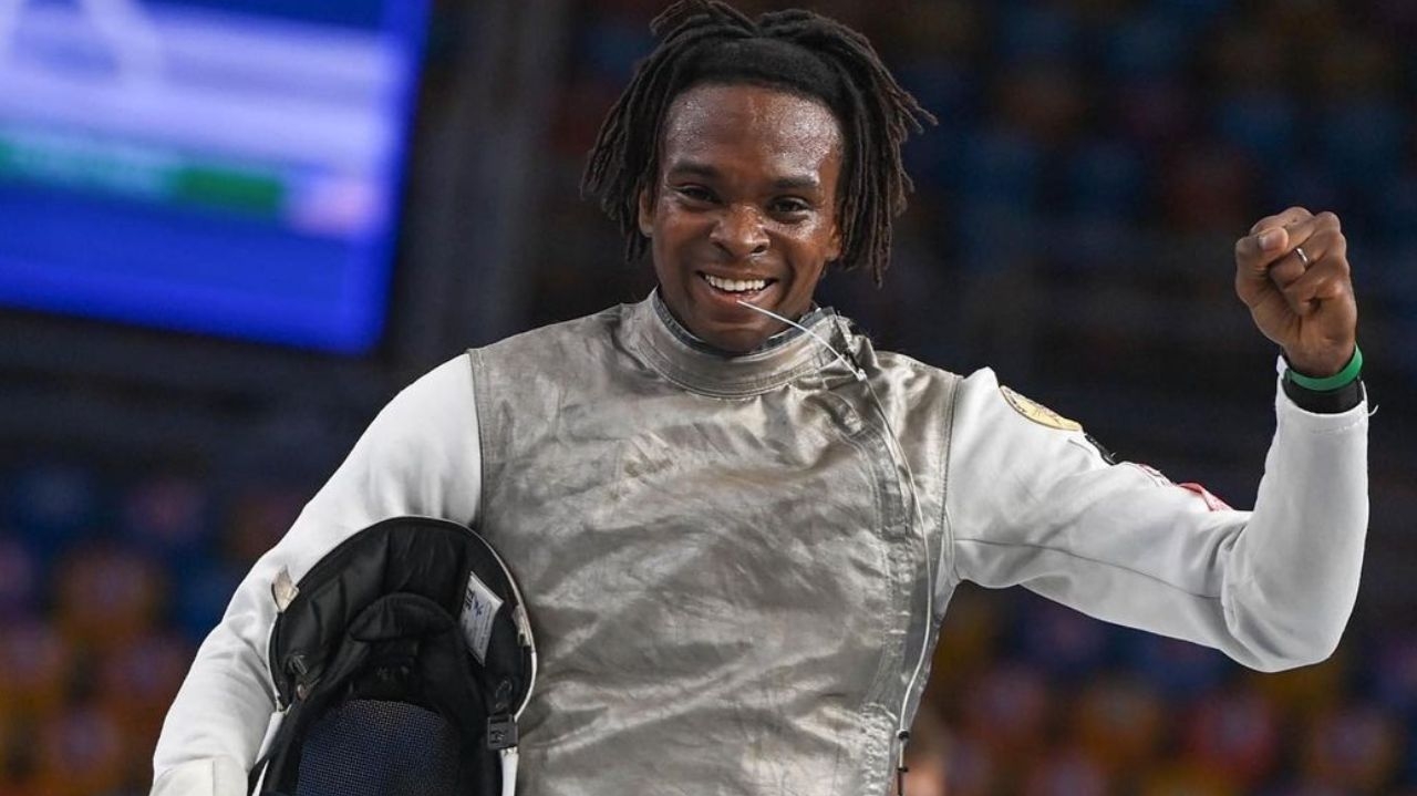 Esgrimista Enzo Lefort é novo embaixador da Louis Vuitton