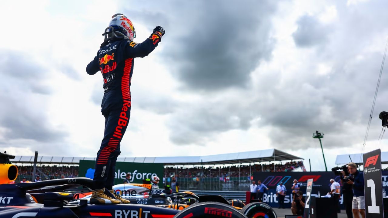 Fórmula 1: Max Verstappen conquista 50ª vitória e Lewis Hamilton retorna ao pódio