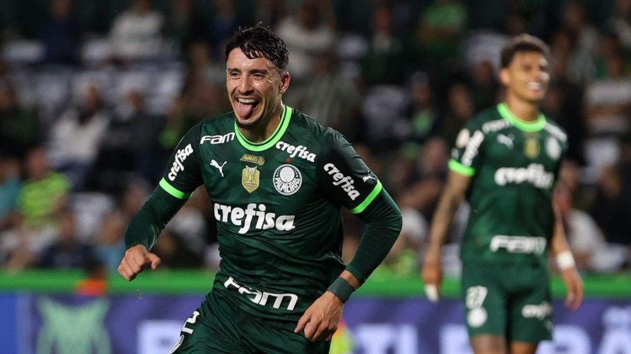 Piquerez, peça fundamental na vitória do Palmeiras, desconsidera a pressão e concentra seu foco no próximo clássico
