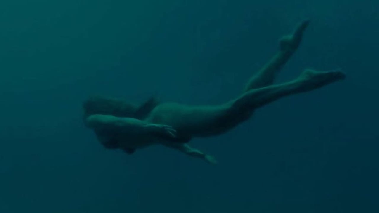 Grazi Massafera esbanja boa forma após postar foto de mergulho