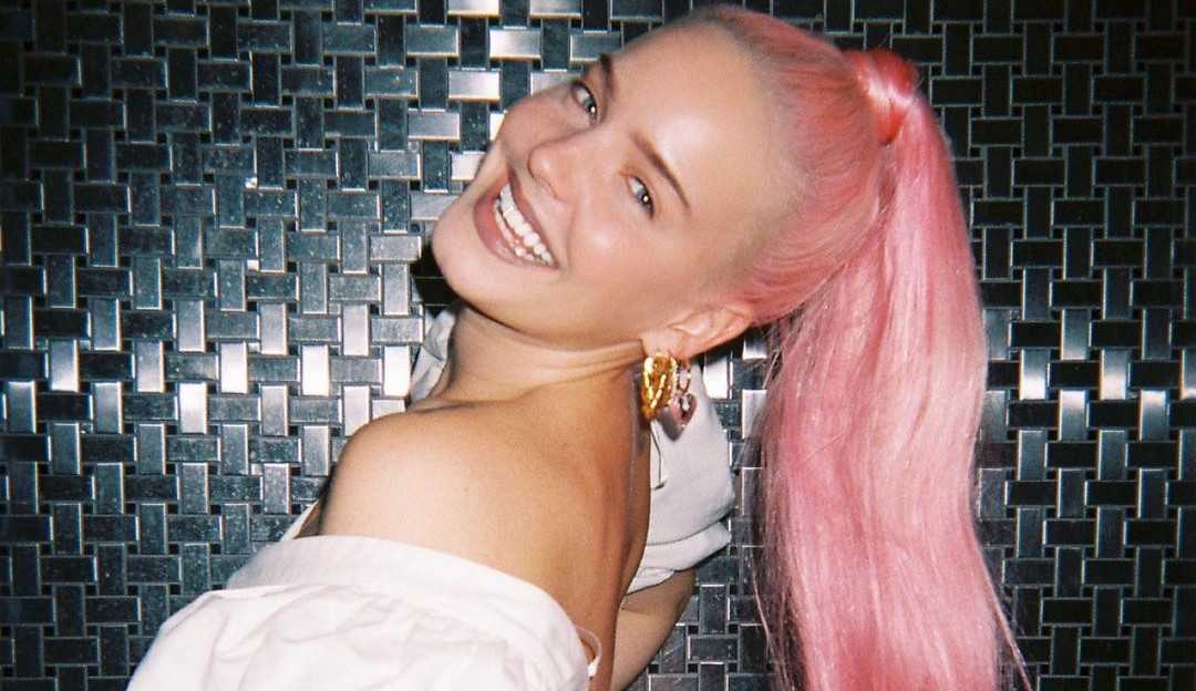 Anne-Marie revela a lista de faixas de “/Therapy”/, incluindo a colaboração com o grupo Little Mix