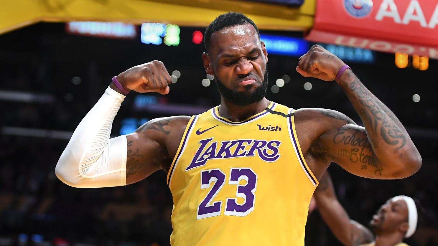 Em sua 21ª temporada na NBA, LeBron James visa o recorde de Oscar Schmidt