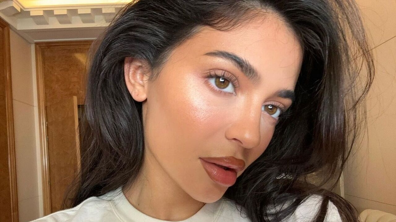 Kylie Jenner anuncia “Khy”, uma novidade para o mundo da moda