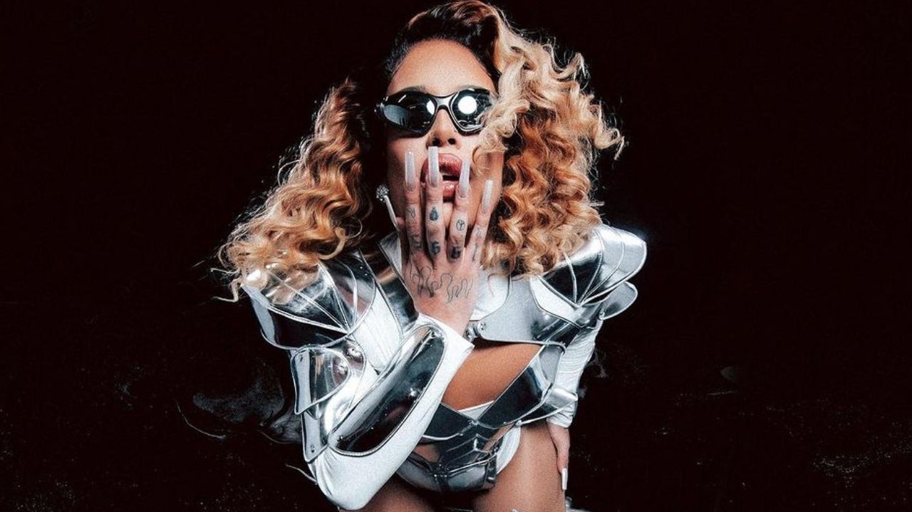 Gloria Groove apresenta “Bruxaria 3000”, single do Futuro Fluxo