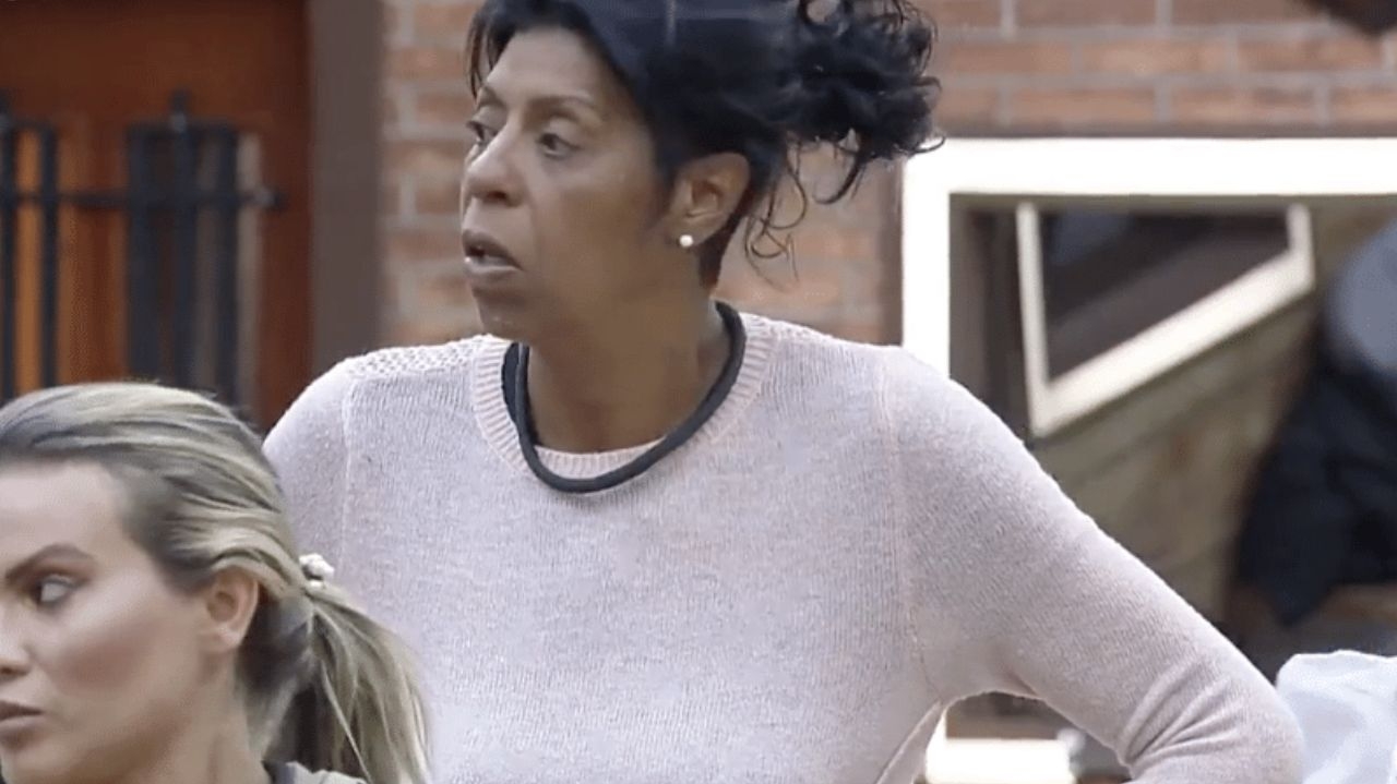 Márcia Fu protagoniza revolta e punição para a casa toda