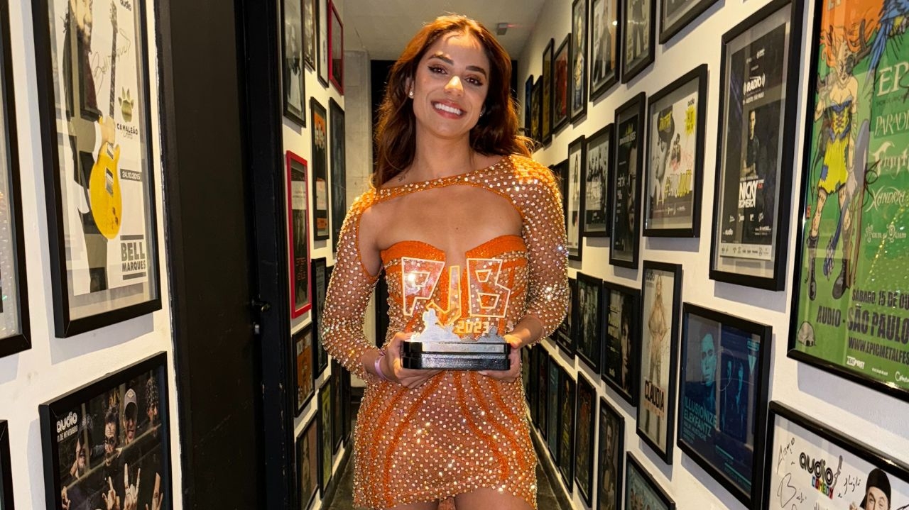 Key Alves marca presença no Prêmio Jovem Brasileiro e leva troféu para casa