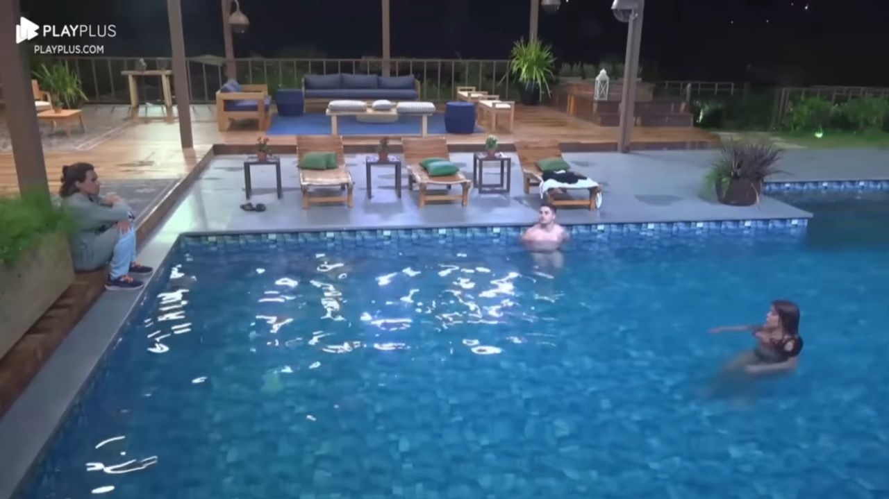 A Fazenda 15: Jaquelline diz que Tonzão foi baixo com ela