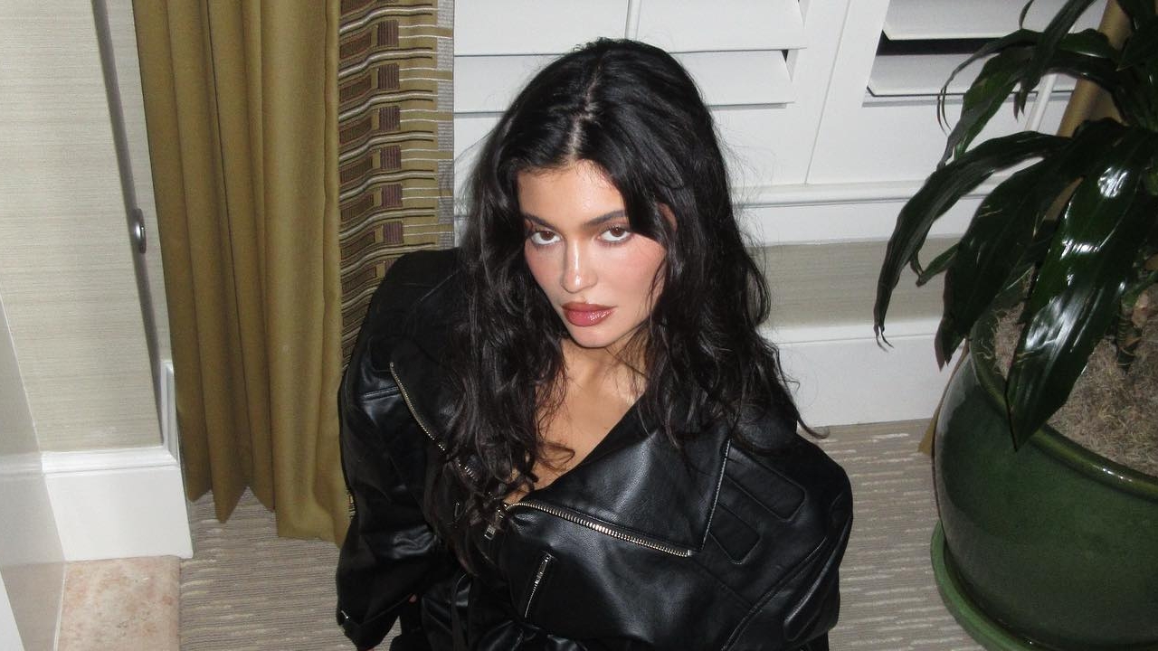 Kylie Jenner cria marca de roupas de luxo a preços acessíveis