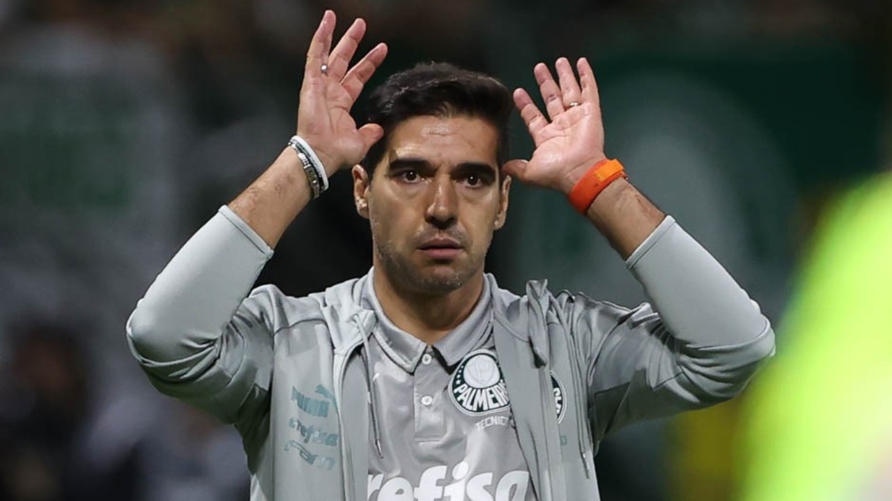 Abel elogia equipe do Palmeiras após goleada e busca consistência no G-4