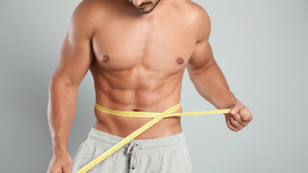 “Cirurgia do cinturão” melhora estética corporal para forma de triângulo invertido