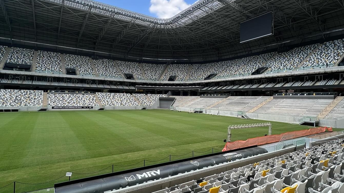 Torcedores do Cruzeiro processam Atlético-MG e Arena MRV por estádio em más condições
