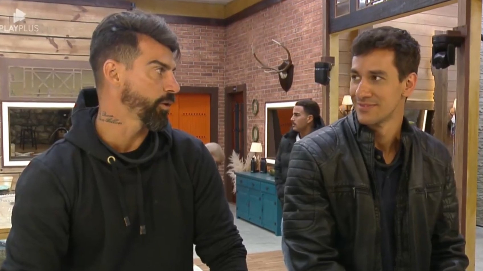 A Fazenda 15: Radamés desconfia do jogo de Márcia