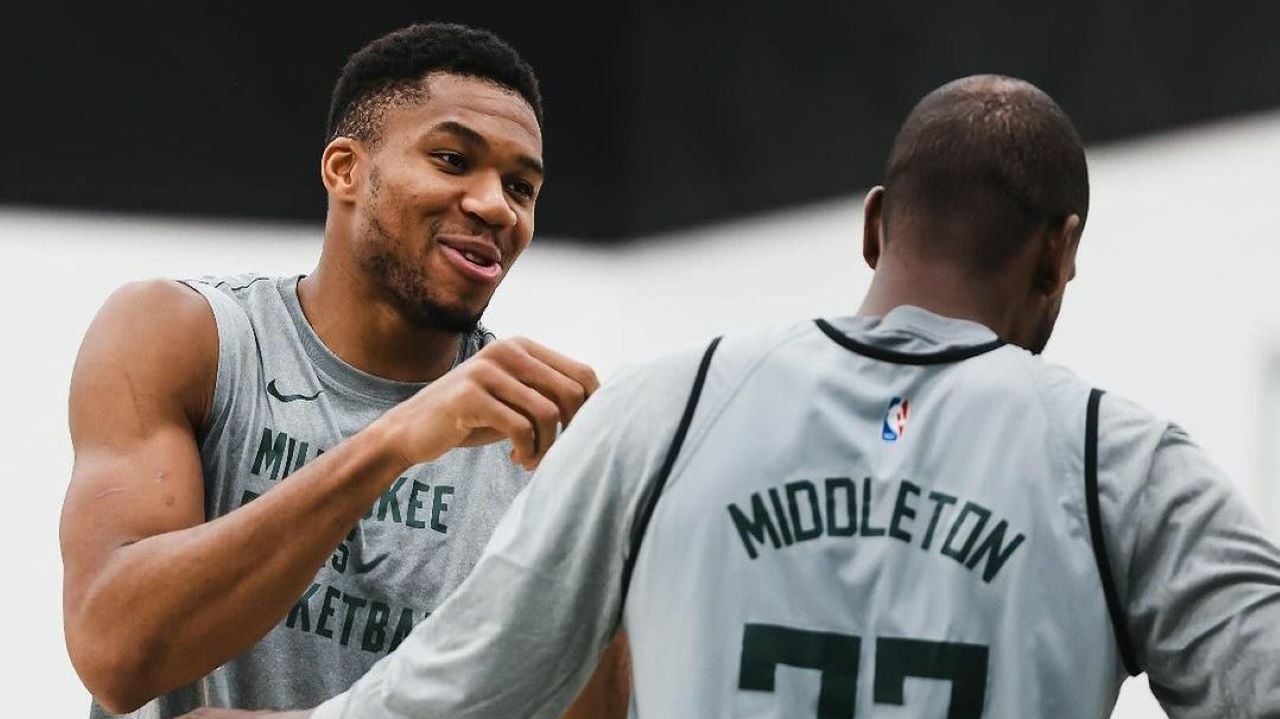 Bucks e 76ers se enfrentam em estreia de ambas na NBA