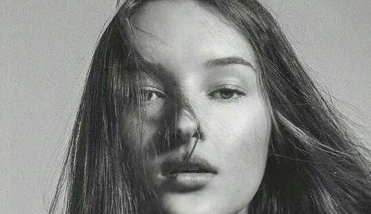 Mayara Wolfe: a nova queridinha das capas de revista.