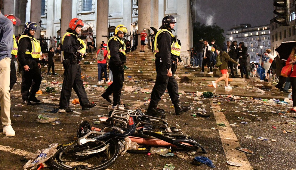 Prisões, caos, morte e racismo: como Itália e Inglaterra reagiram ao resultado da final da Eurocopa