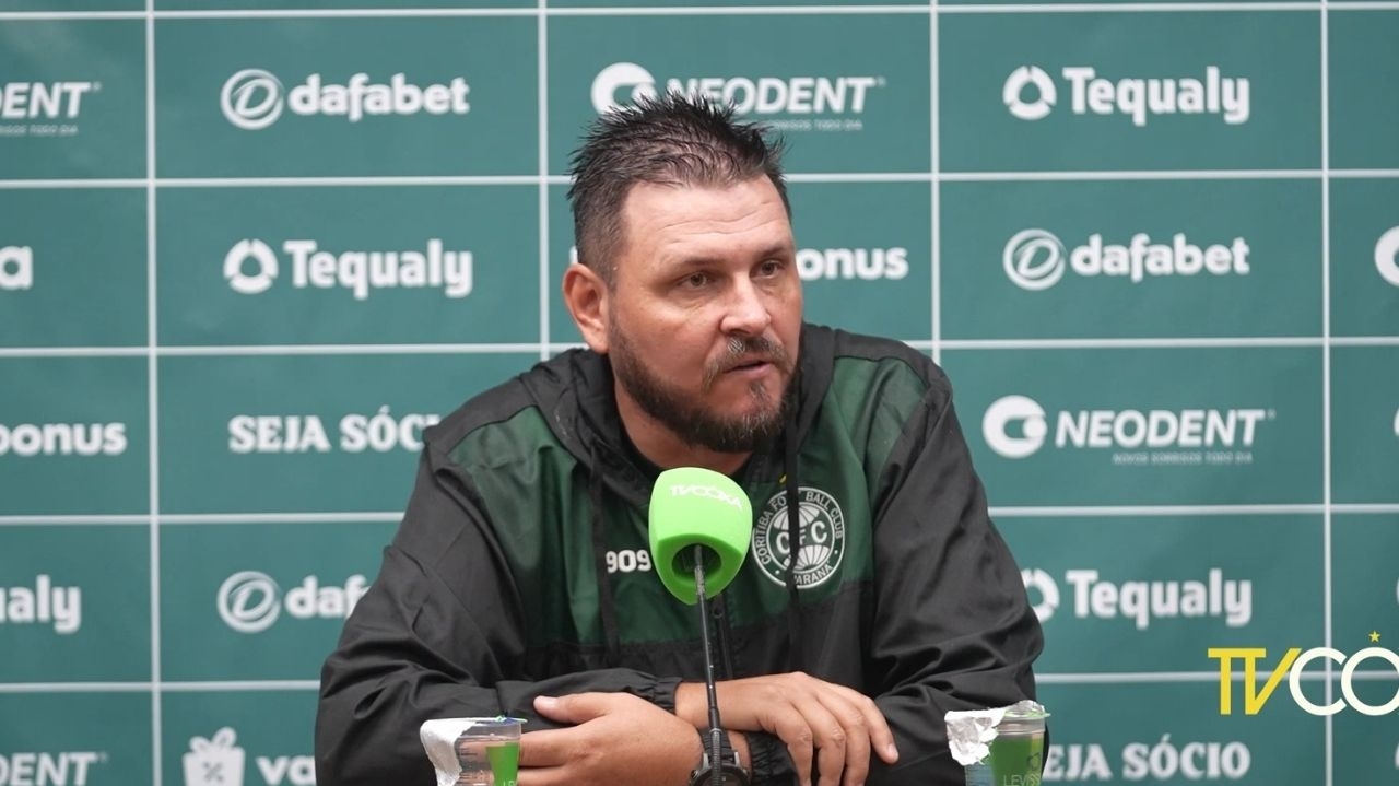 Thiago Kosloski fala com a imprensa após derrota do Coritiba para o Santos