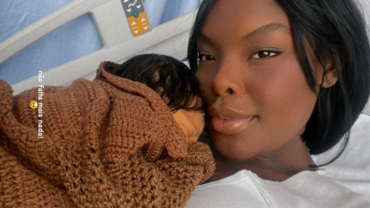 Suelen Gervásio publica foto do rosto da filha pela primeira vez