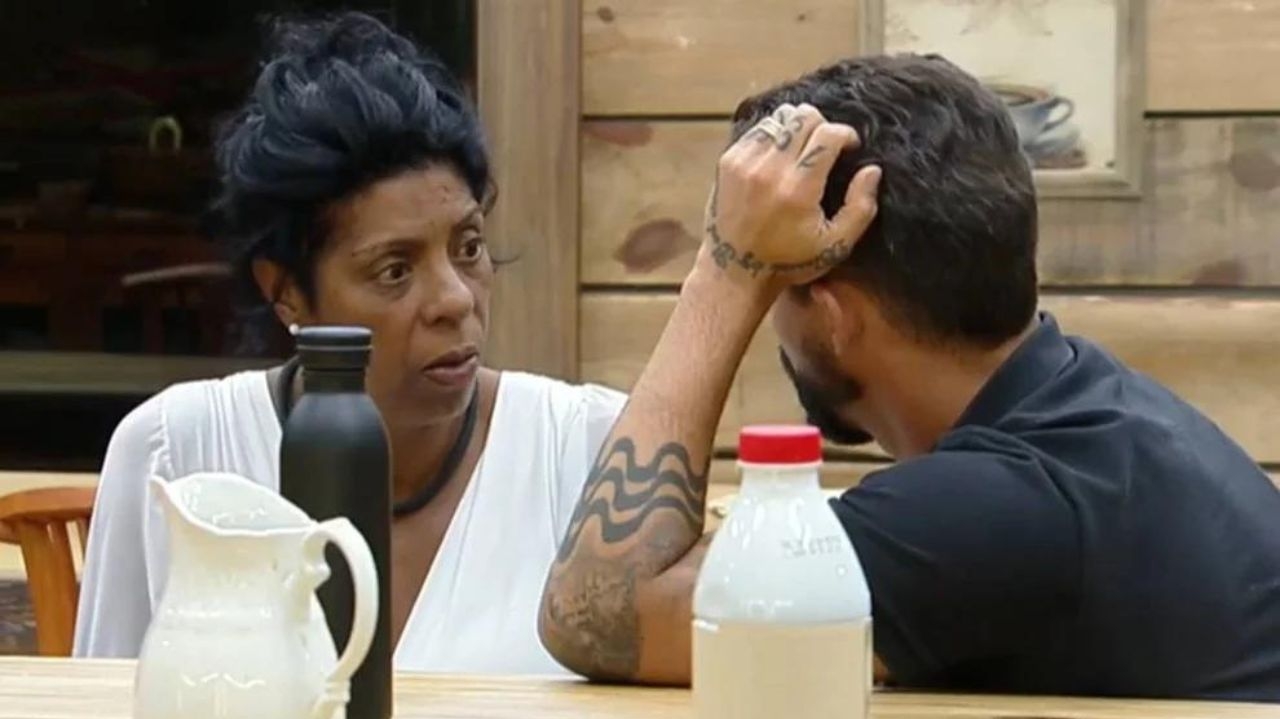 A Fazenda 15: Márcia Fu e Radamés discutem e colocam fim na aliança