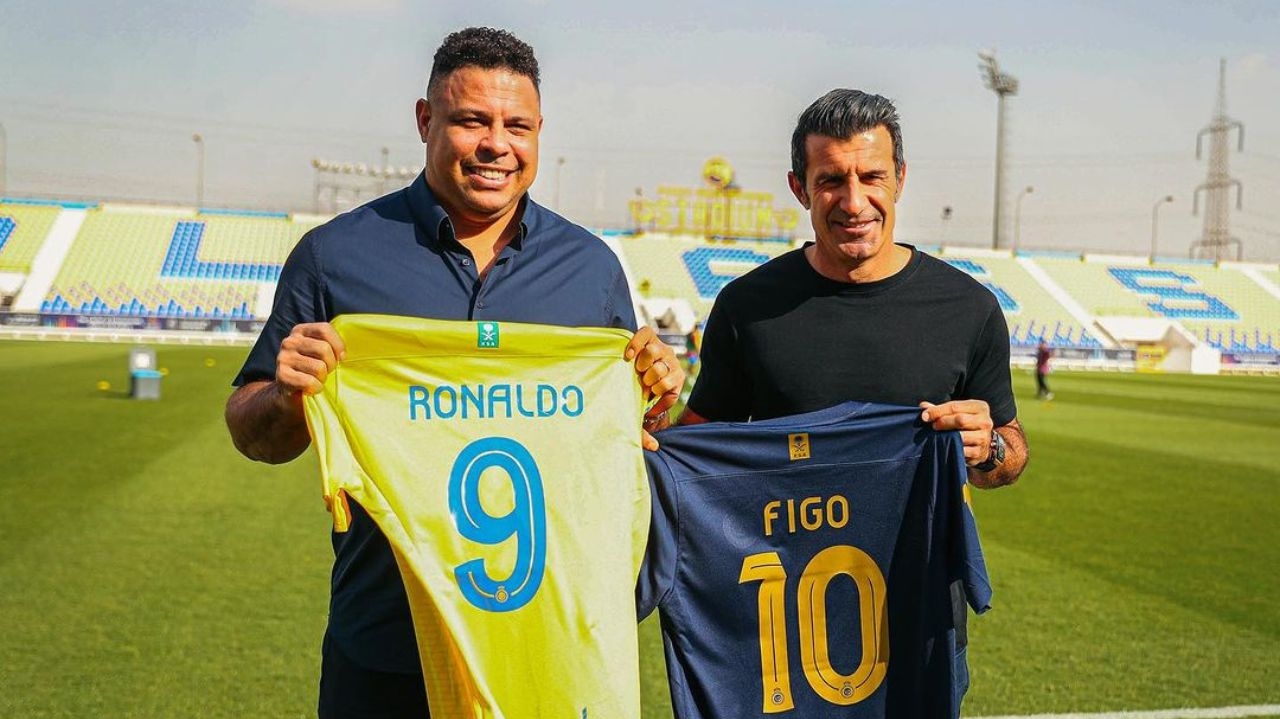 Fenômeno visita Al-Nassr e ganha camisa personalizada