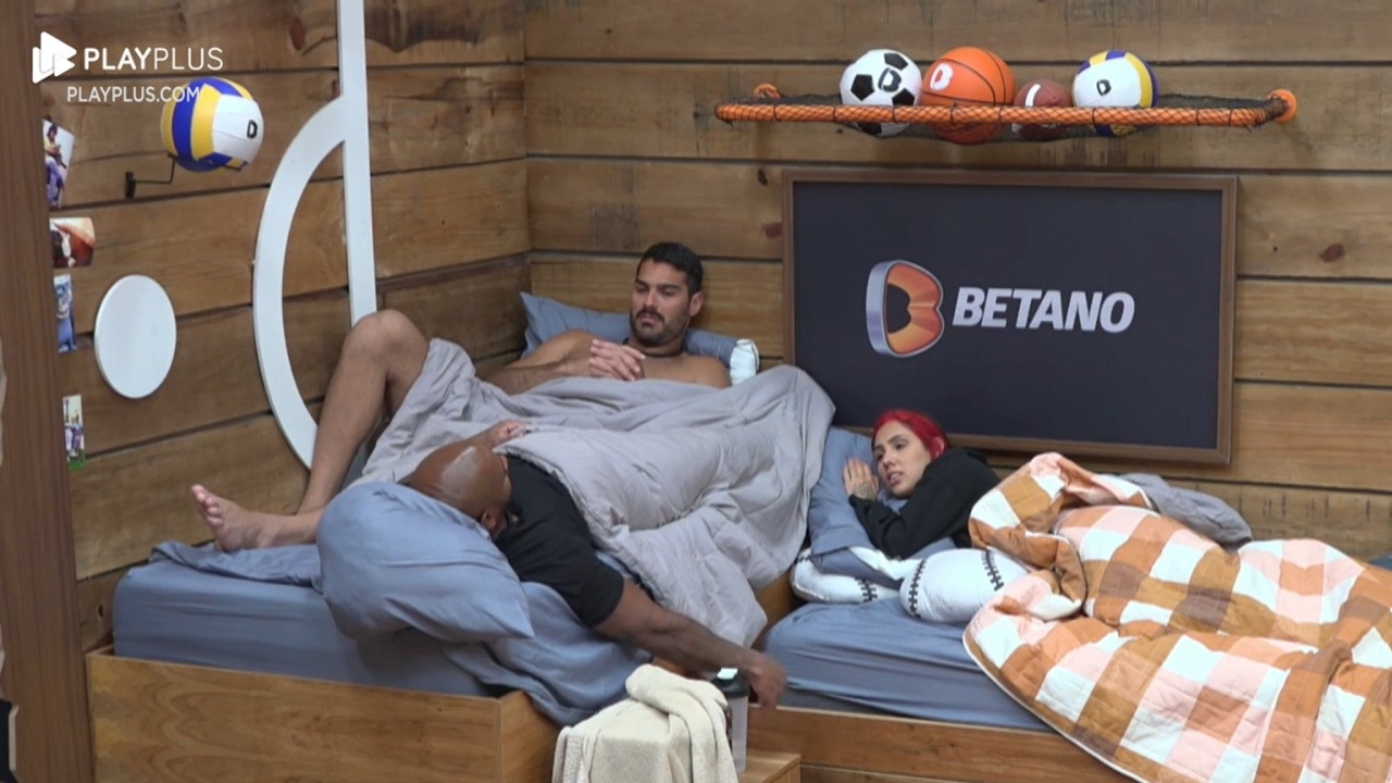 A Fazenda 15: Alicia e Shayan aconselham Cezar Black a cortar relações com a cantora Kally