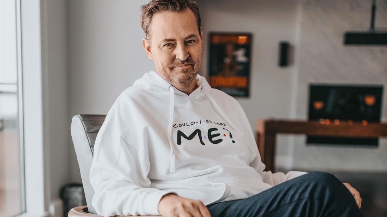 Autobiografia de Matthew Perry esgota após notícia de sua morte