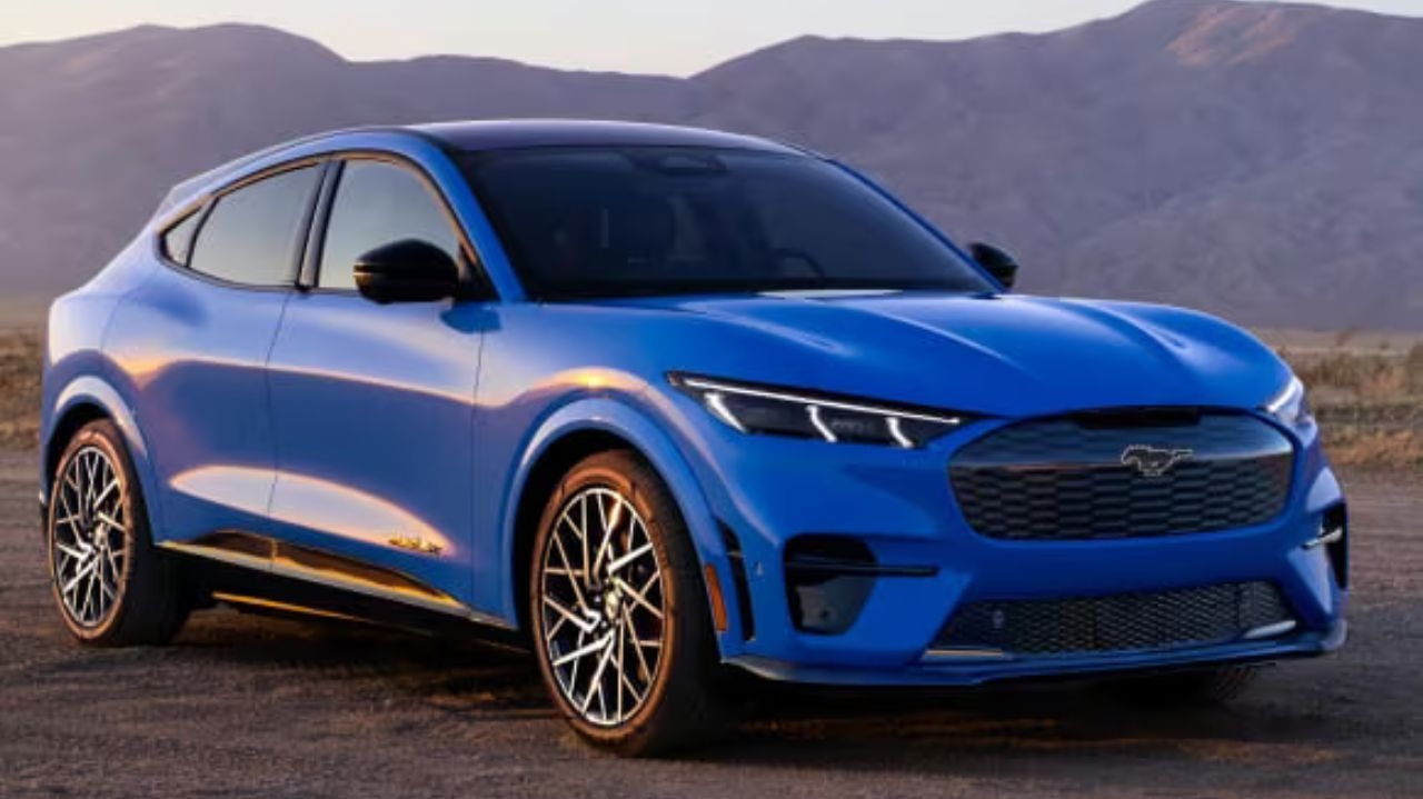 Ford Mustang Mach-E, o ícone da performance elétrica, desembarca no Brasil por R$ 486 mil