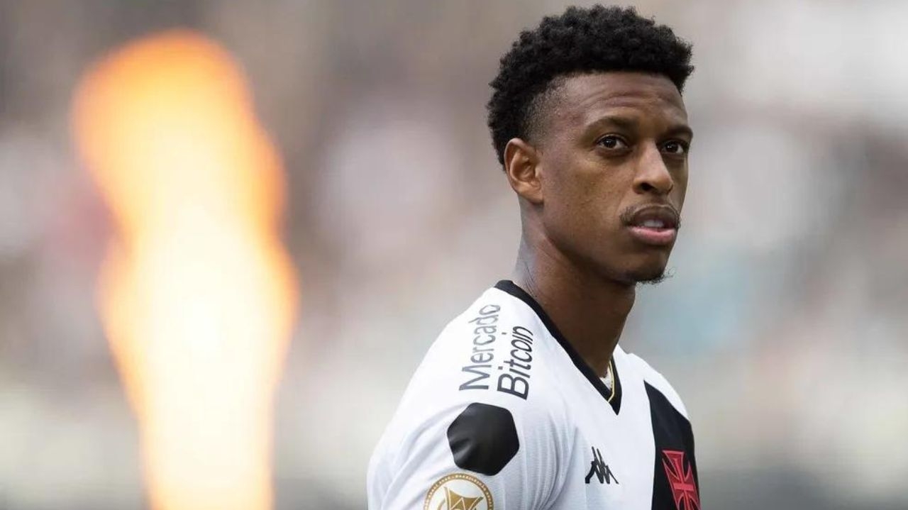 Robson Bambu entra na justiça exigindo R$ 1,7 milhão do Corinthians