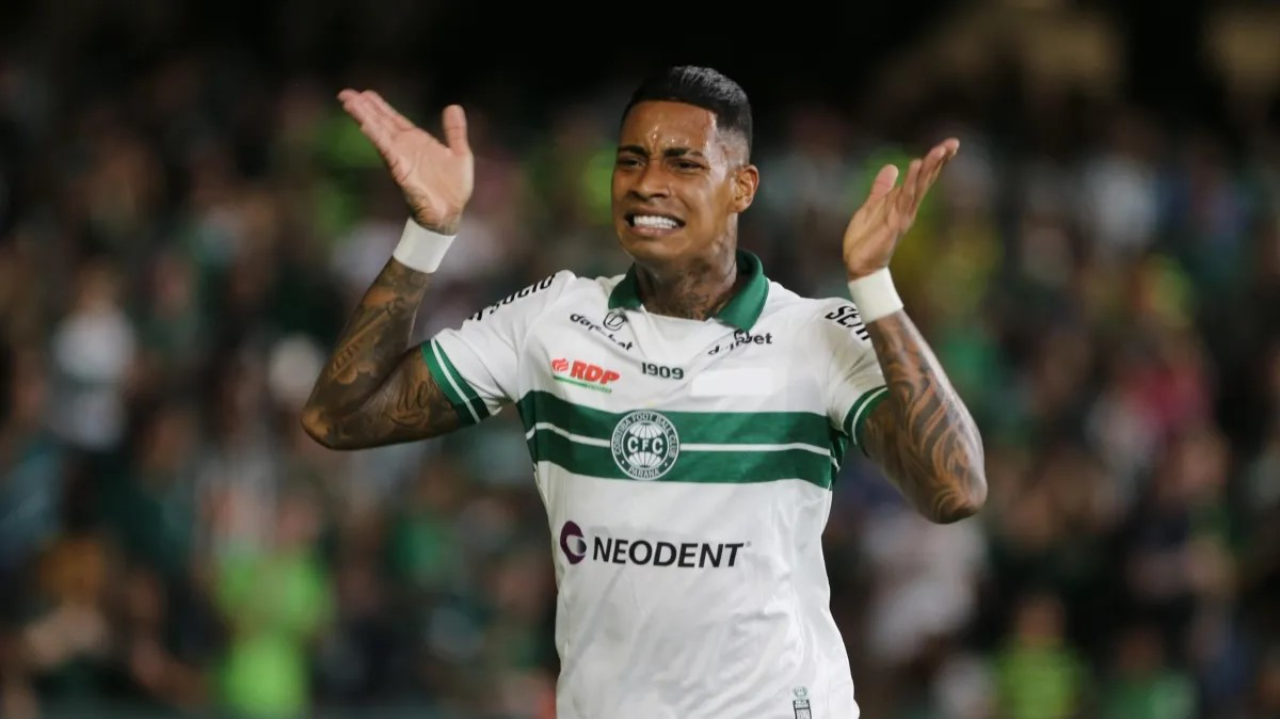 Fifa torna mundial suspensão de Alef Manga por envolvimento em esquema de manipulação