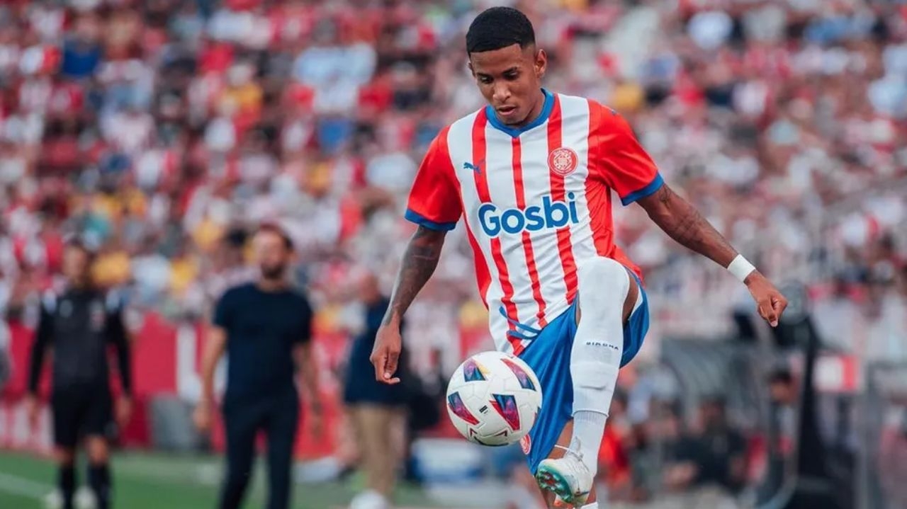 Barcelona monitora situação de Savinho, destaque do Campeonato Espanhol