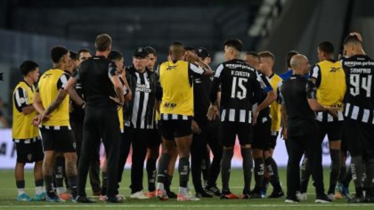 Textor pede a renúncia do presidente da CBF, alegando roubo