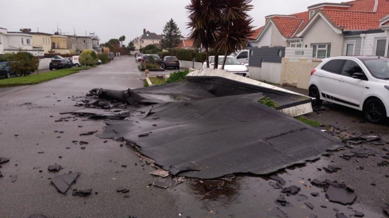 Tempestade Ciarán deixa mais de 1 milhão de casas sem energia na França