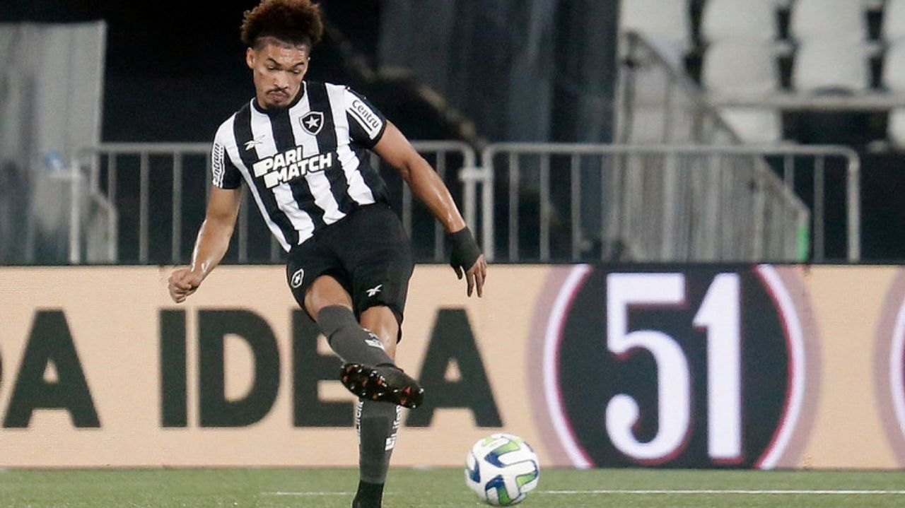 Botafogo perde parte da defesa em jogo contra Palmeiras e enfrenta Vasco com três desfalques na equipe