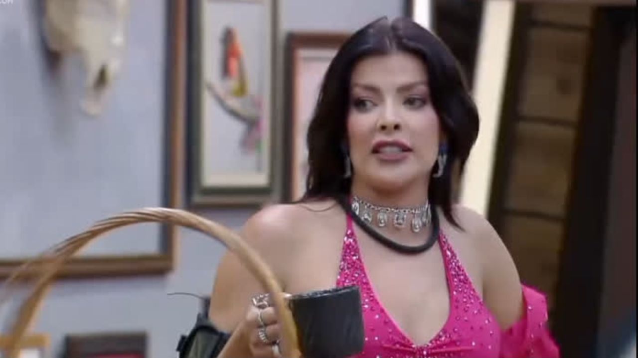 A Fazenda 15: Black chama Jaque de machista e peoa responde irritada