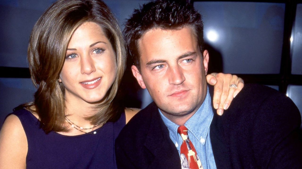 Jennifer Aniston está arrasada após a morte de Matthew Perry, revela fonte