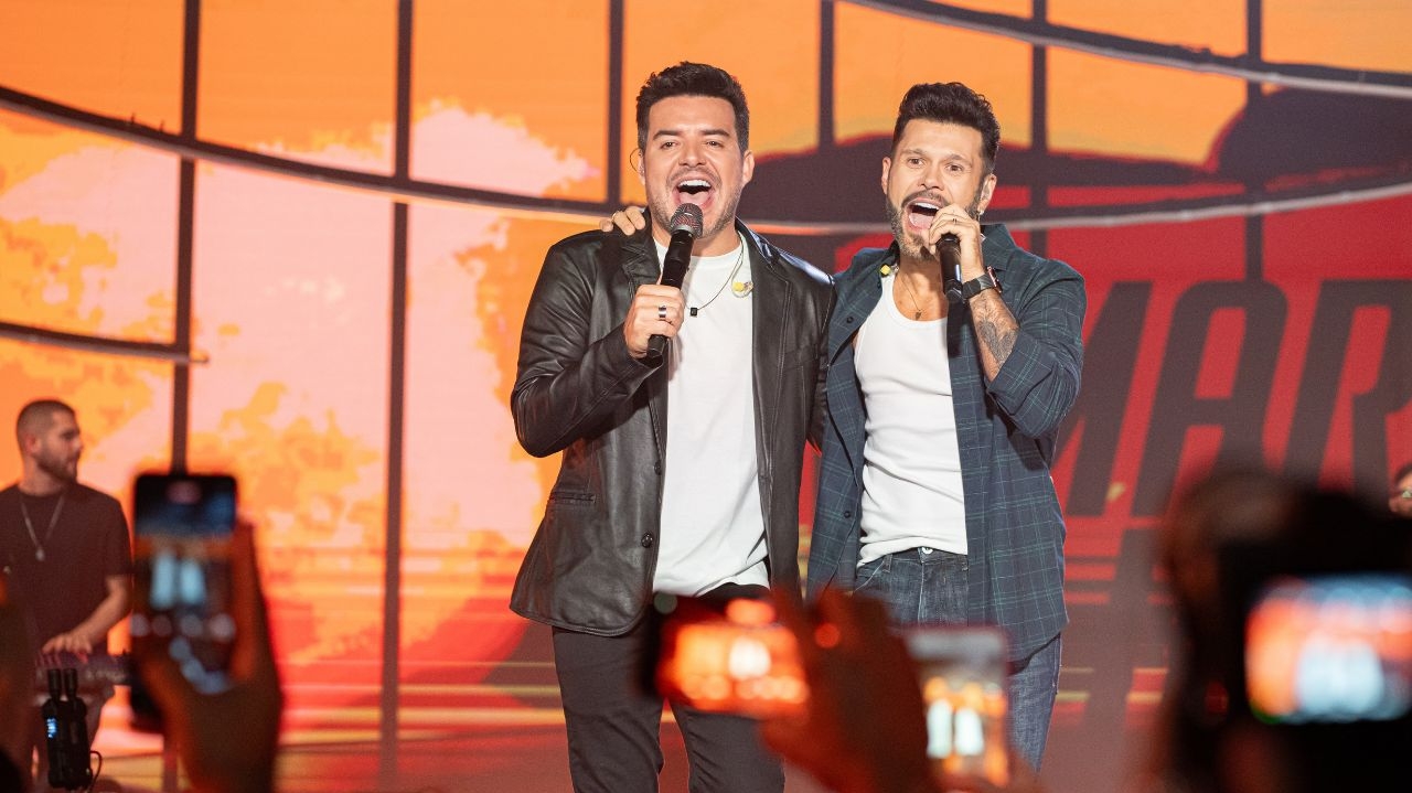 Marcos & Belutti brindam 15 anos de carreira com gravação de DVD