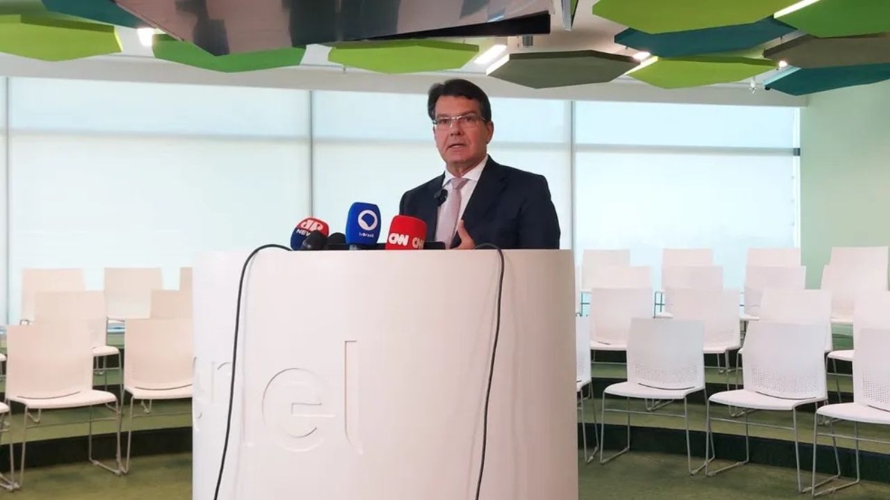 Presidente da Enel afirma que 11 mil imóveis permanecem sem energia na Grande São Paulo