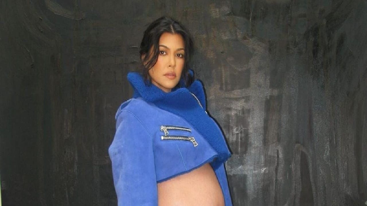 Kourtney Kardashian é fotografada ao deixar hospital em Los Angeles