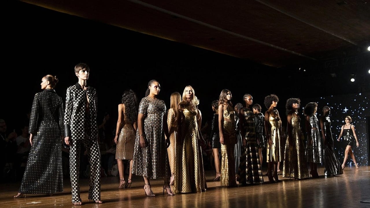 Desfile de Patrícia Viera traz o brilho para as passarelas do SPFW